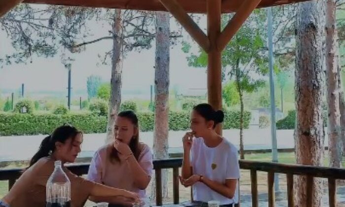 Gediz Belediyesi’nden çevre temizliği için mizahi uyarı: “Kirleten temizler!”