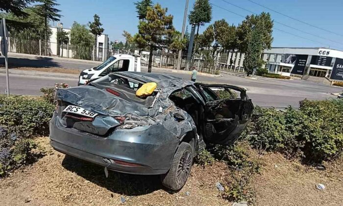 Takla atan araçtaki 9 yaşındaki çocuk hayatını kaybederken 4 kişi yaralandı