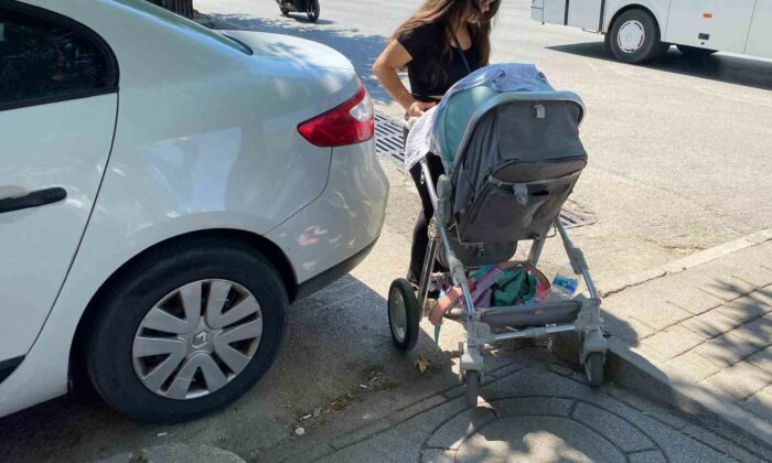 Eskişehir’de engelli ve bebek arabası geçişine saygısız park