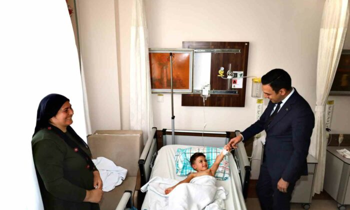 Kaymakam Uğuz’dan hastane ziyareti