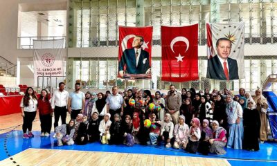 Bozüyük’te öğrenciler voleybol finalinde ter döktü