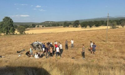 Kütahya’da otomobil tarlaya uçtu: 5 yaralı
