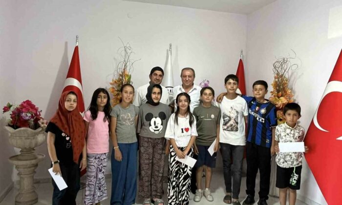 Gömü kasabasında Kur’an-ı Kerim’e geçen başarılı öğrencilere ödül verildi