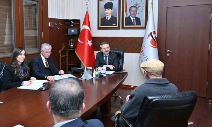 Vali Aksoy, onlarca Halk Günü’nde yüzlerce vatandaşı dinledi