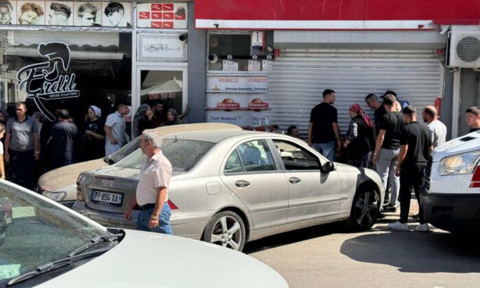 Çarptığı araç, 11 yaşındaki çocuğu duvara sıkıştırdı