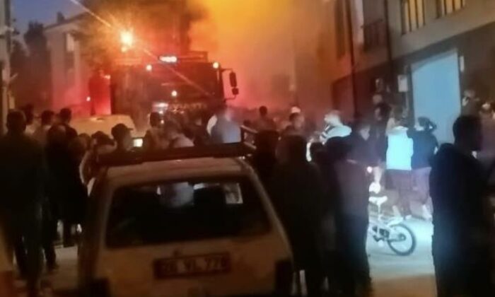 3 Katlı Bina da Yangın Paniği