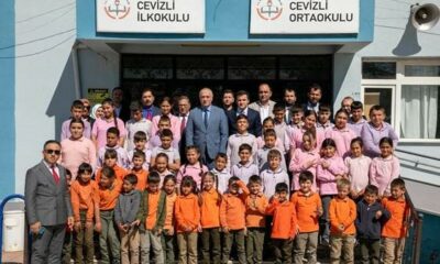 500 öğrenciye okul çantası hediye edildi