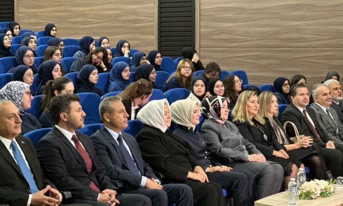 Ayşen Gürcan, Kız Çocukları için Engellileri Aşan Bilim Paneline katıldı