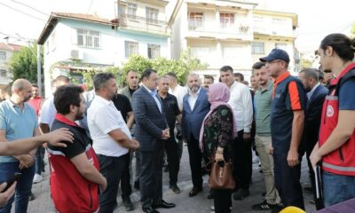 Vali Işın deprem sonrası Simav’da vatandaşlarla bir araya geldi