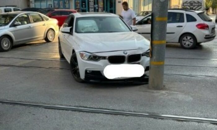 Trafik kazası tramvay seferlerini aksattı