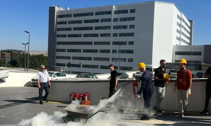 Kütahya Şehir Hastanesi’nde yangına ilk müdahale eğitimi