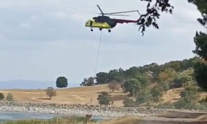 Tavşanlı’da yıldırım düşmesi sonucu çıkan orman yangını havadan müdahaleyle kısa sürede söndürüldü
