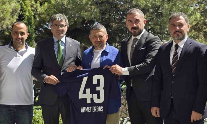 Milletvekili Ahmet Erbaş’tan Kütahyaspor’a 1 milyon TL destek
