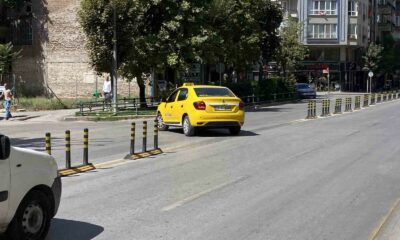 Atatürk Caddesi’nde trafik çilesi bitmiyor