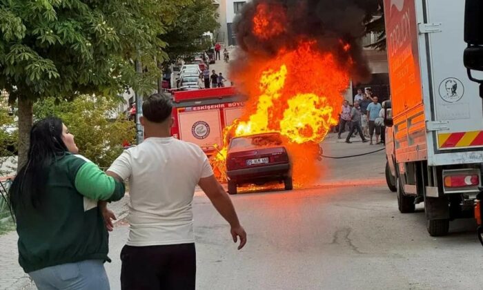 (ÖZEL) Dört yıllık birikimi ile aldığı, 1 defa kullandığı aracı 30 dakikada yandı