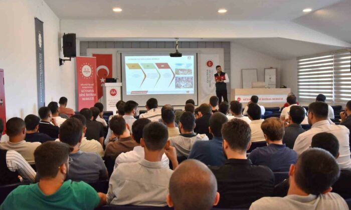 Din görevlisi adaylarına ilk yardım semineri
