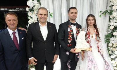 Başkan Dilsiz, genç çiftlerin mutluluğuna ortak oldu