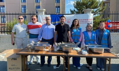 Kütahya AK Gençlik’ten yeni üniversite öğrencilerine çorba ikramı