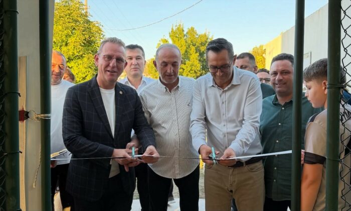 Tavşanlı’da yenilenen Moymul Spor Kulübü Kapalı Halı Sahası hizmete açıldı