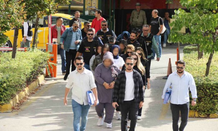 Devre mülk dolandırıcılığı ile 1 milyon 800 bin TL elde eden 7 şüpheli yakalandı