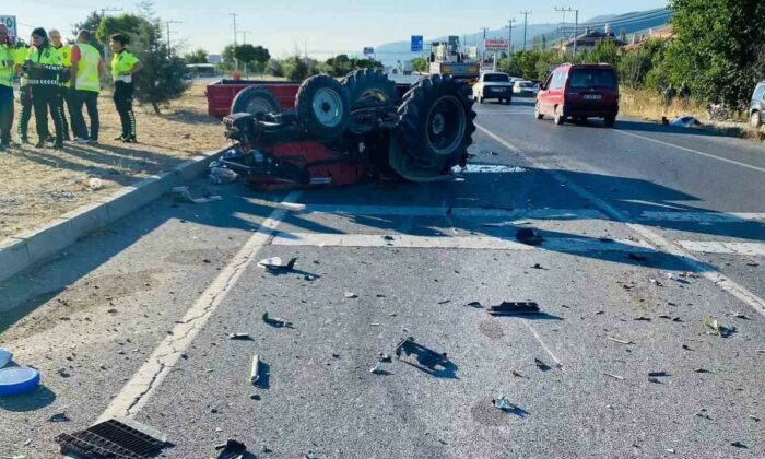 Otomobilin çarptığı traktör sürücüsü hayatını kaybetti