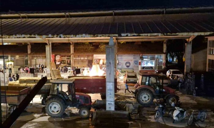 Sabah pazar yeri, gece düğün salonu olan alan vatandaşları canından bezdirdi