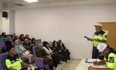 Kütahya’da jandarmadan 71 okul servis şoförü ve rehber personele eğitim