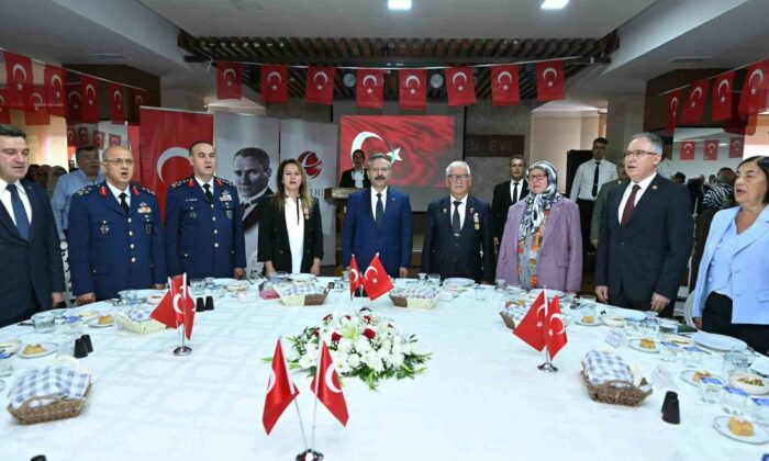 Gaziler ve aileleri onuruna yemek programı düzenlendi