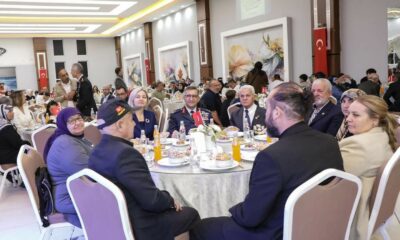 Gaziler ve şehit aileleri onuruna yemek