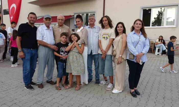 Demirbilekli çocuklara Almanya’dan sürpriz oyuncak yağmuru
