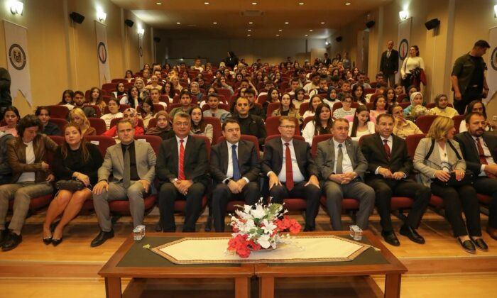 DPÜ’de ’Eski Türkçenin Türk Dili Tarihindeki Yeri ve Önemi’ etkinliği
