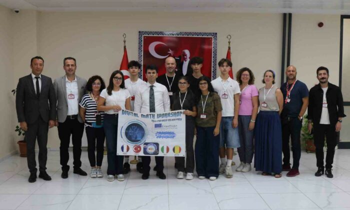 Gediz Altınkent’te Erasmus+ projesi: Avrupa’dan öğretmen ve öğrenciler Kaymakam Uzun ile bir araya geldi