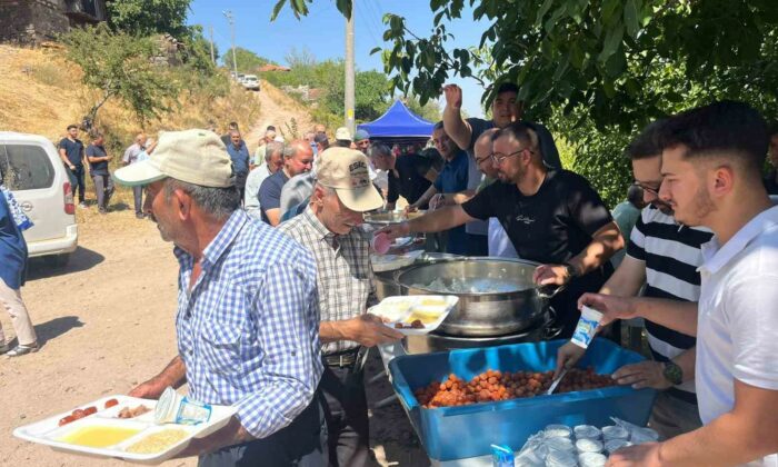 Emet’te asırlık geleneksel “Hayır Yemeği” düzenlendi