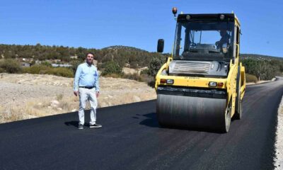 Beylikova’ya 7 kilometrelik sıcak asfalt: O mahalle tozdan kurtuldu