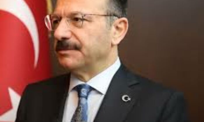 Vali Aksoy’dan evde eğitim alan özel kardeşlere özel ziyaret