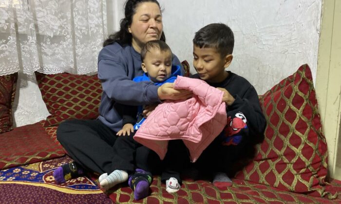 Annelerinin yüzünü ve dünyanın renklerini ilk defa gördüler