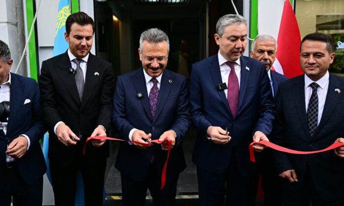 Vali Hüseyin Aksoy, Kazakistan Fahri Konsolosluğu’nun açılış programına katıldı