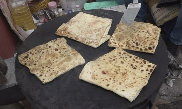 Kızılinler’de yapılan bal kabaklı gözleme ilginç lezzeti ile dikkat çekiyor