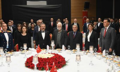 Cumhuriyet ile yaşıt 102 yaşındaki Ali amca bayramını protokolde kutladı