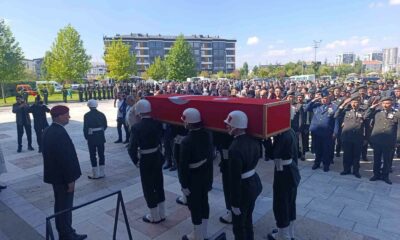 Kıbrıs’ta kazada vefat eden teğmen memleketi Afyonkarahisar’da son yolculuğuna uğurlandı