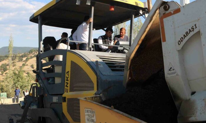 Gediz’in Arıca köyünde yıllardır beklenen yol tamamlandı
