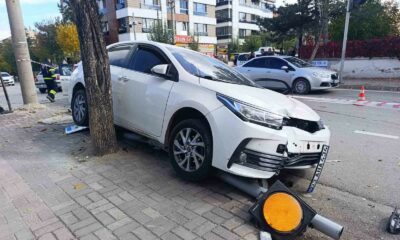 Sağlık çalışanı, yaralılara müdahale yerine gazeteciyi engellemeye çalıştı