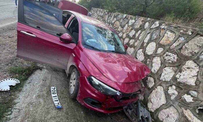 Bilecik’te iki otomobil kafa kafaya çarpıştı: 4 yaralı