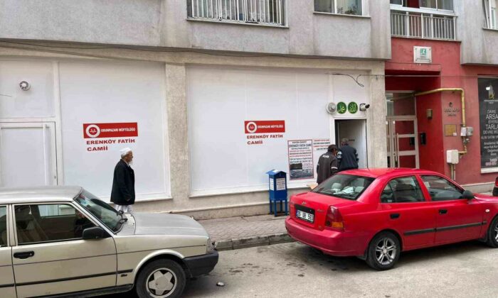 Zemin kattaki eski fitness salonunu camiye çevirdiler