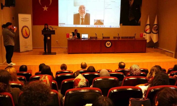 Kütahya’da “Kimlik, Göç ve Sosyal Sorunlar” sosyoloji sempozyumunda ele alındı
