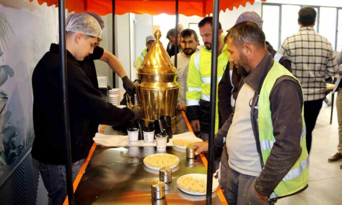 Kütahya OSB personellerine sahlep ikramı