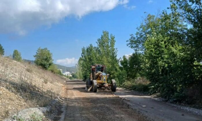 Bayırköy’de arazi yolları yenilendi