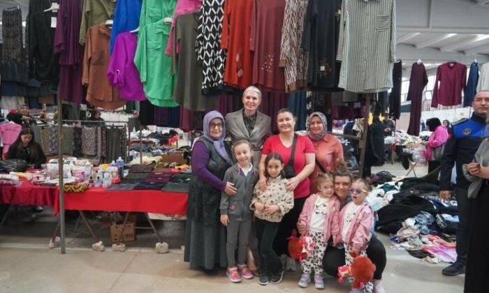 Bilecik kapalı pazarda çatıdan zemine yenileme hamlesi