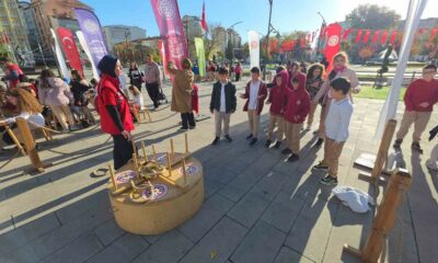 ’Geleneksel Oyun Tırı’ Kütahya’da çocuklarla buluştu