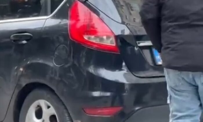 Otomobilin altında kalan 8 yaşındaki çocuk yaralandı